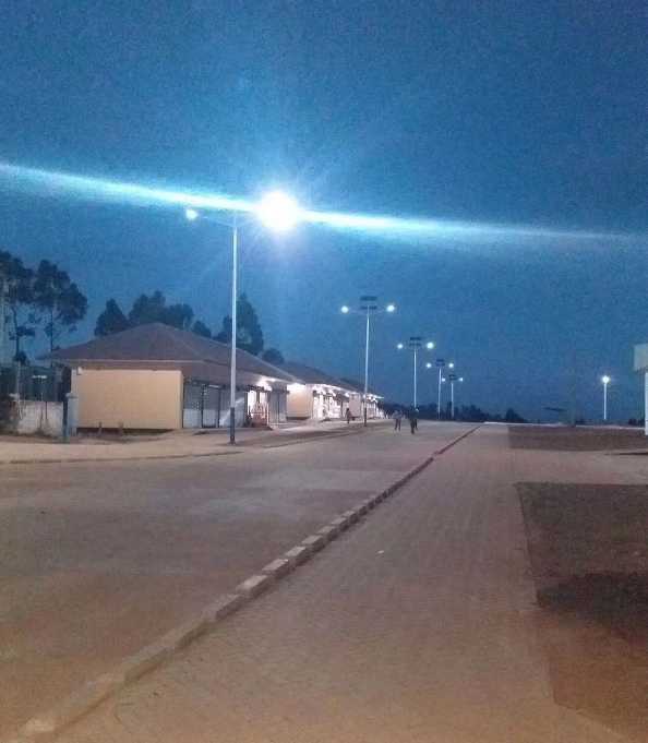 顺庆区非洲科特迪瓦太阳能路灯工程